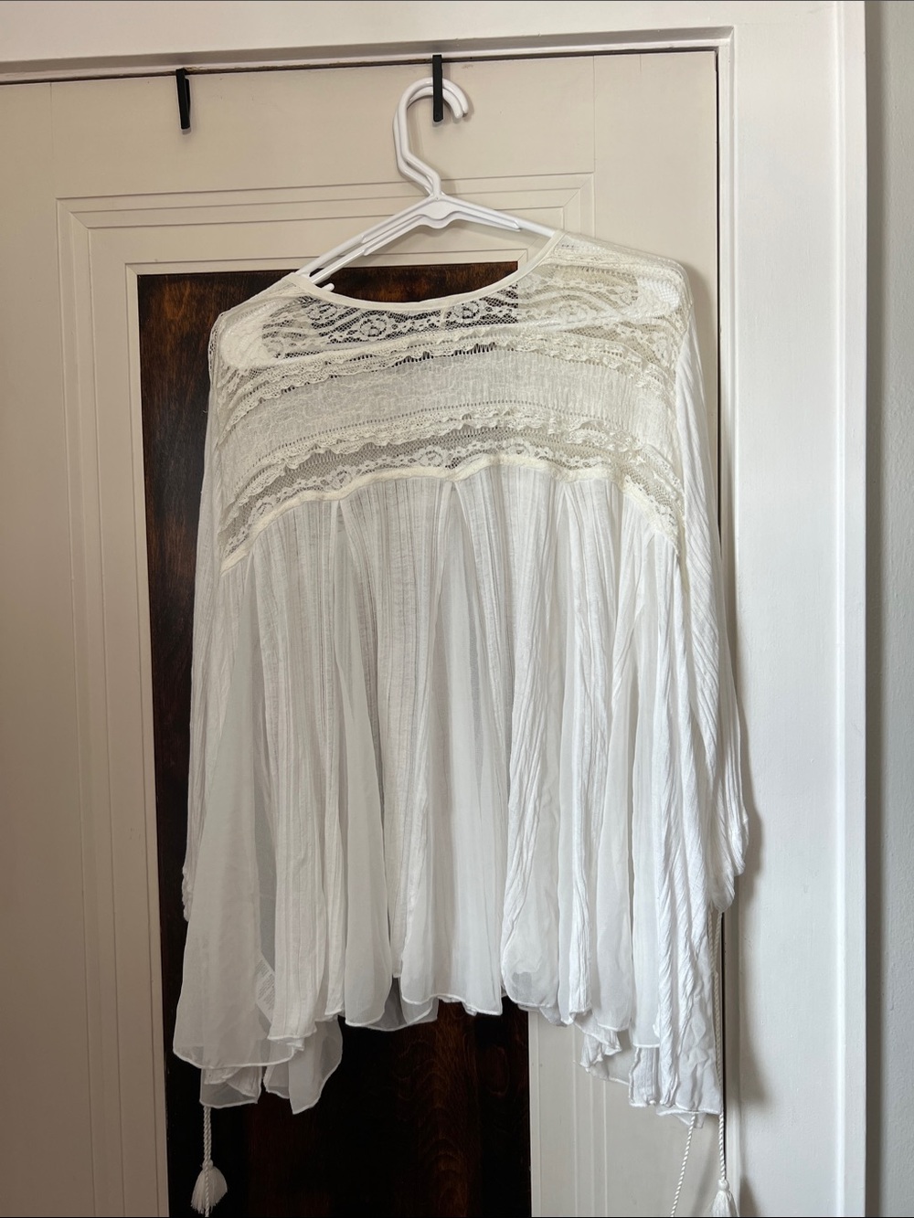 Free People White Lace Yoke Flowy Tunic Top - Picture 2 of 4